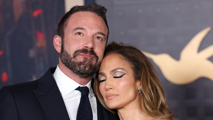 Jennifer Lopez and Ben Affleck Are Officially Getting a Divorce