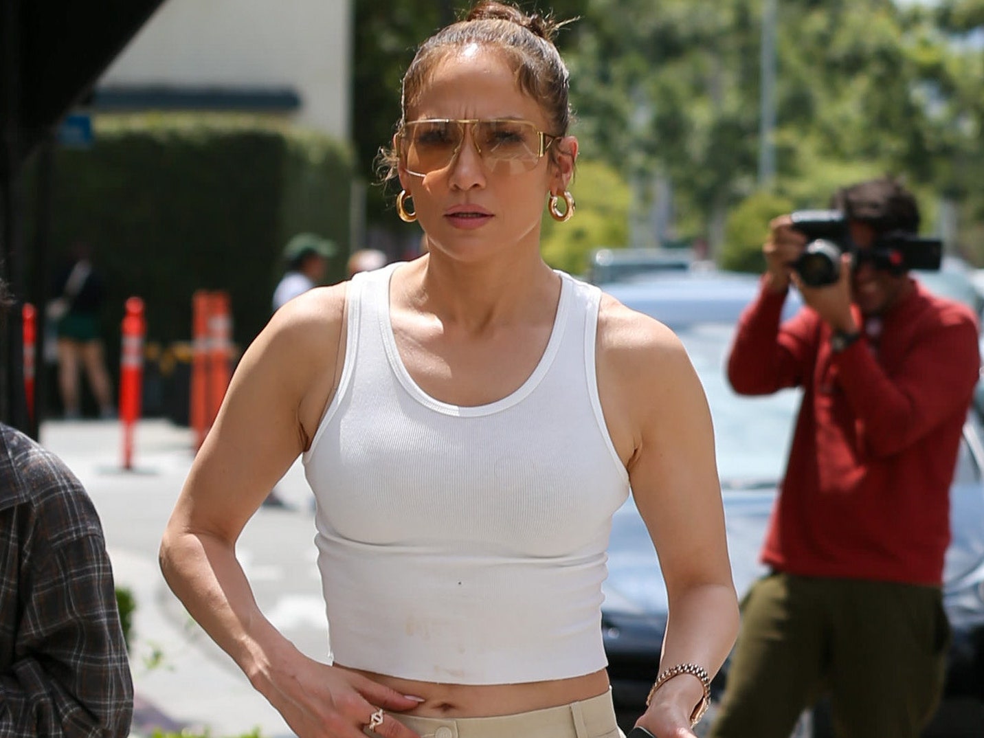 Jennifer Lopez Is Dancing on Public Escalators Amid Divorce From Ben Affleck